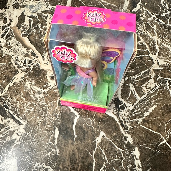 Butterfly Kelly Club Doll Kayla Edition - Picture 6 of 6